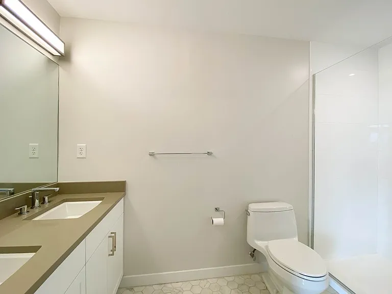 1650 Commonwealth Ave #404 — Photo 17