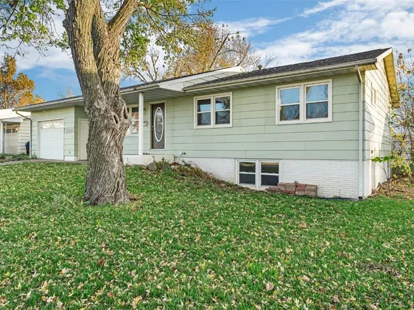 1335 G Ave, Marion, IA 52302
