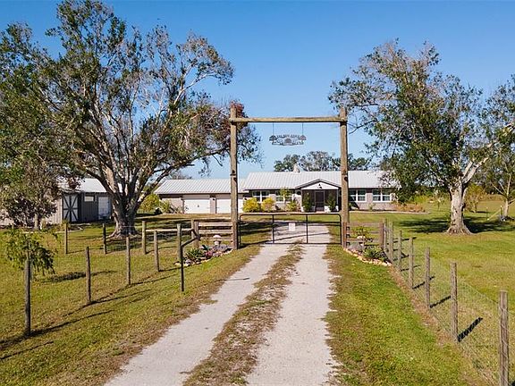 2nd image of 2222 SE McClelland Dr