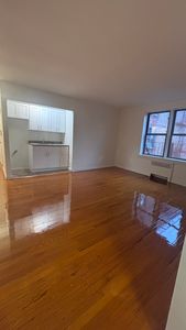 6188 Dry Harbor Rd APT 6B, Flushing, NY, 11379
