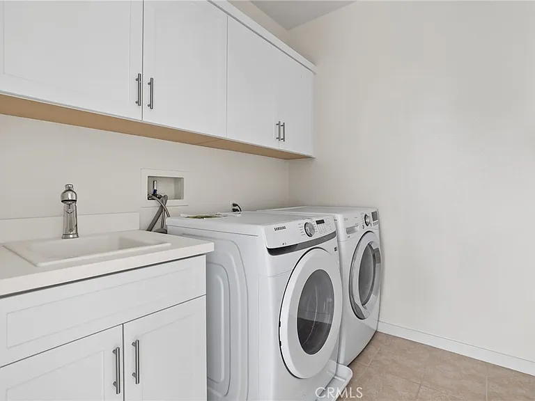 216 Finch — Photo 24