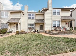 1227 Mangrove Ln, Saint Louis, MO 63125