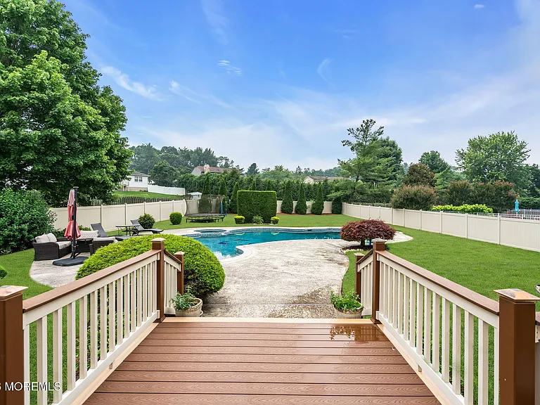30 Scott Dr — Photo 31