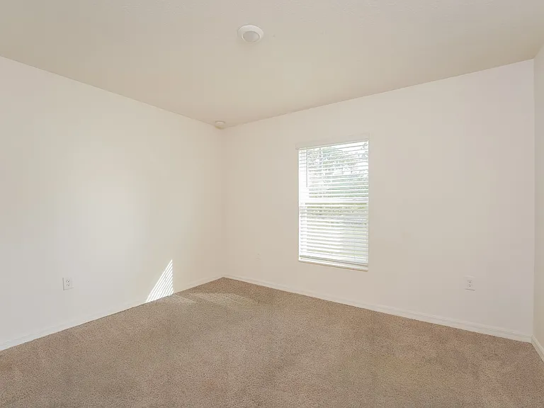 1167 Walden Blvd SE — Photo 10