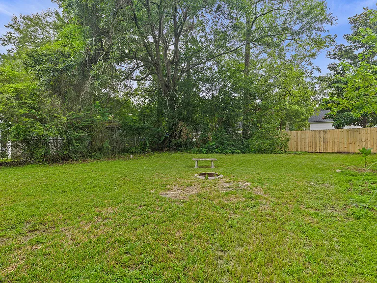 5475 Lauradell Ave — Photo 26