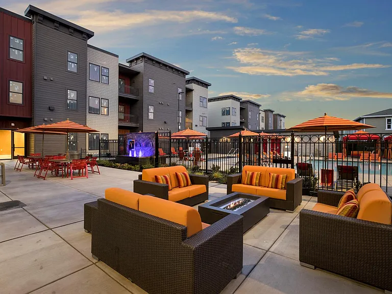 La Vida 55+ Luxury Living — Photo 26