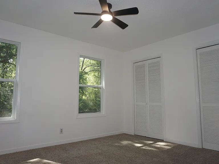390 Micasa Dr — Photo 18