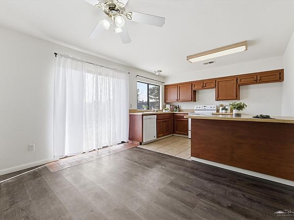 3rd image of 21410 Mission St