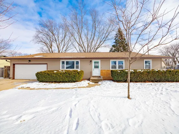 1993 Meadow Dr, Beloit, WI 53511