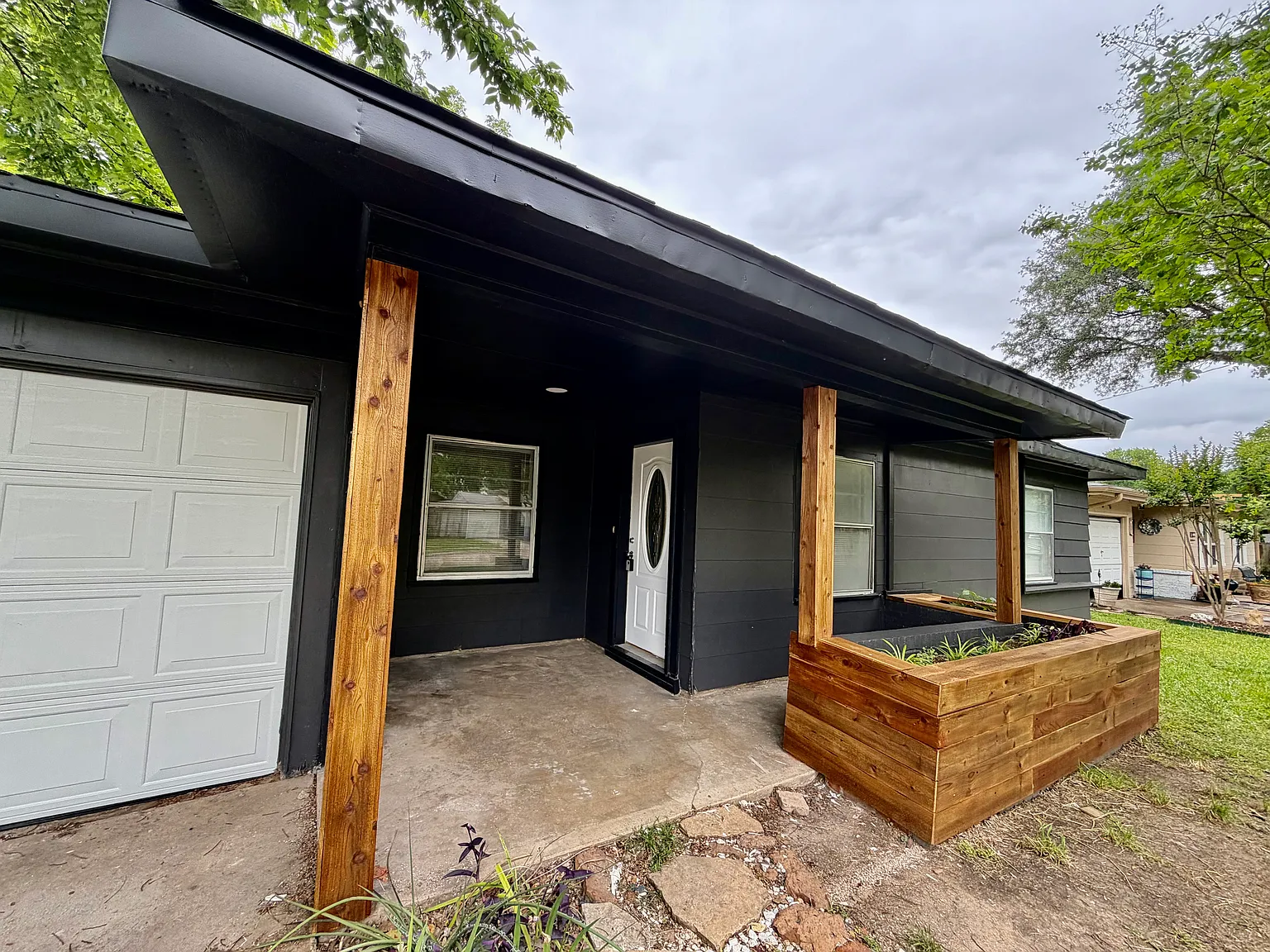 3 bed, 1012 sqft, $1,650 — Photo 2