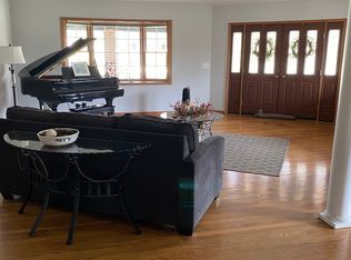 12S620 Hill Rd, Lemont, IL 60439