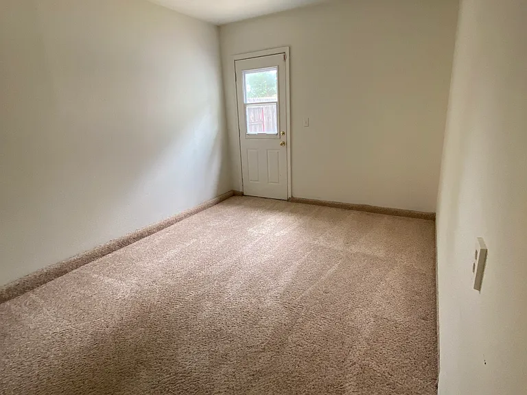 1509 Lathwell Way — Photo 15