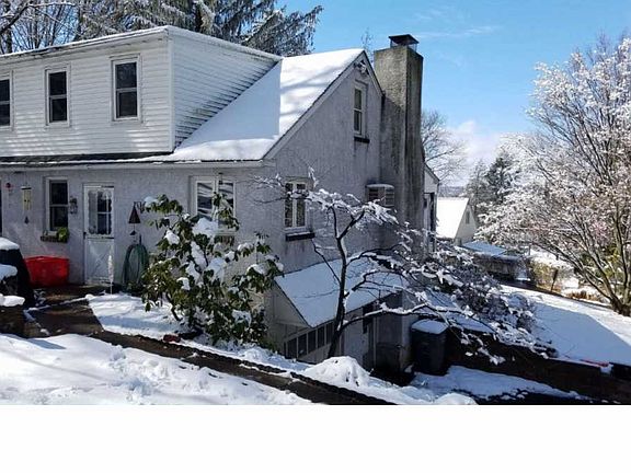 5th image of 210 Pine Dr