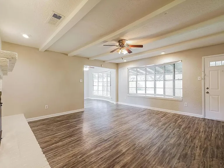 16738 Barcelona Dr — Photo 11