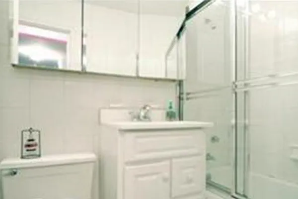 Sold by R New York | media 9