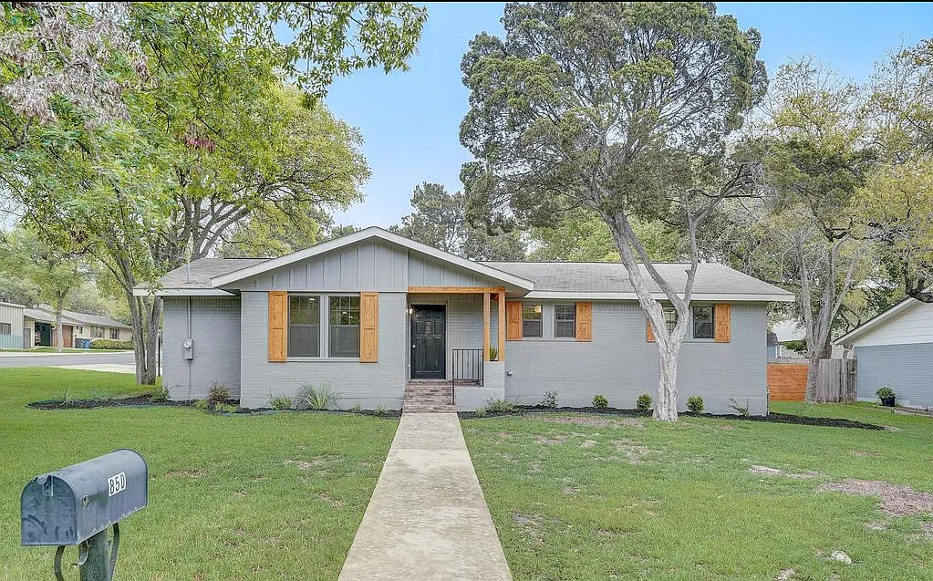 3 bed, 1655 sqft, $2,200 — Photo 1