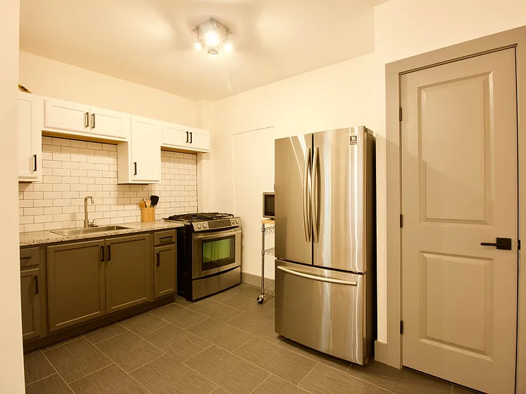 417 S Madison Ave #E — Photo 9