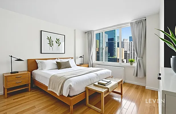 Sold by LEVEN Real Estate | media 3