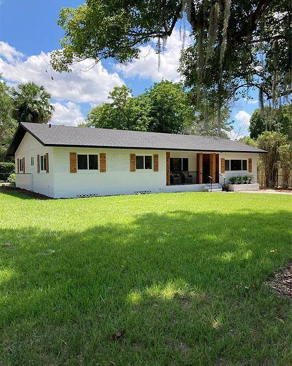 1004 Camphor Ln
