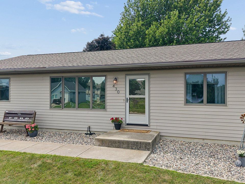 1st image of 430 9th St E