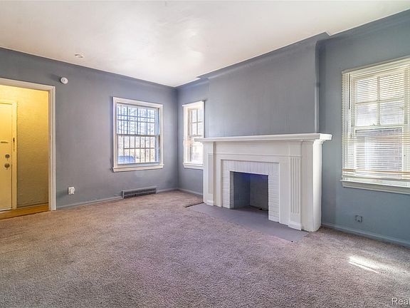 4th image of 15870 Lesure St