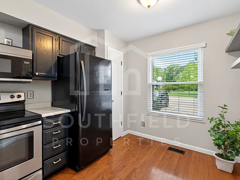 1069 Crisfield Dr #1 — Photo 5