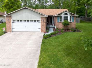 2190 Hawthorne Dr, Defiance, OH 43512