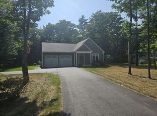 71 Somerset Pl, Topsham, ME 04086