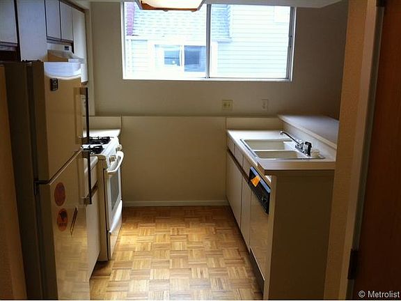 2nd image of 1030 N Jersey St Unit 5