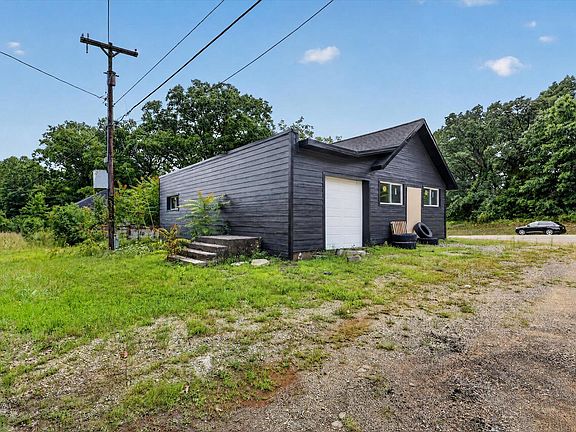 3rd image of 7820 Cascade Rd SE