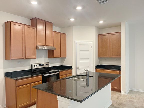 5th image of 265 Blacktail Dr