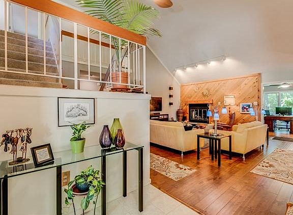4th image of 9416 Sir Barry Ct