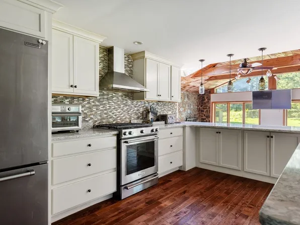 148 Main St, Foxboro, MA 02035