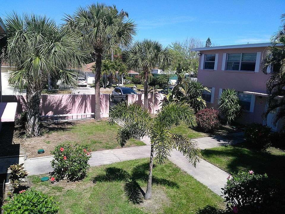  GHI Courtyard @Starbeach 