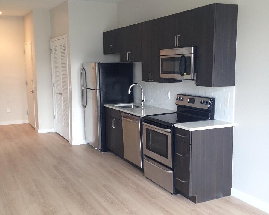 1st image of 18 W Girard Ave APT 304