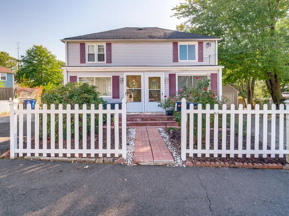 96 Manila Place, Bridgeport, CT 06610