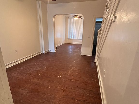 4th image of 738 W Poplar St