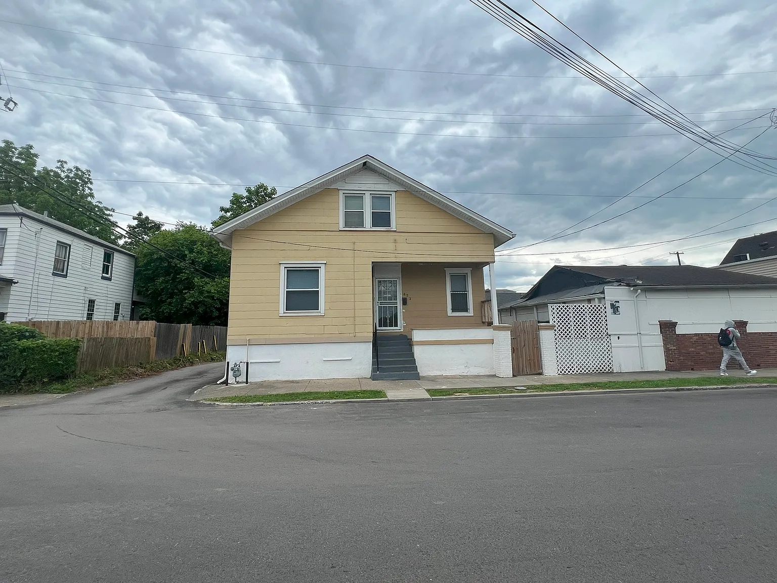673 South 27th Street - 1 — Photo 2