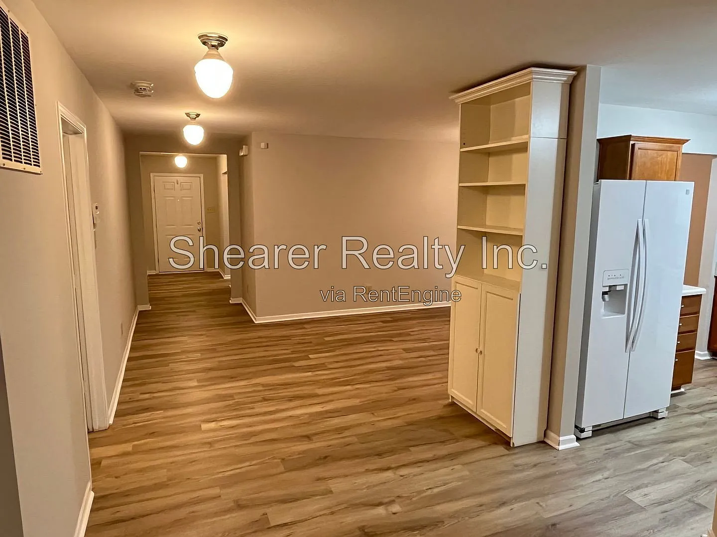 3 bed, 2.0 bath, 1817 sqft, $2,000 — Photo 4