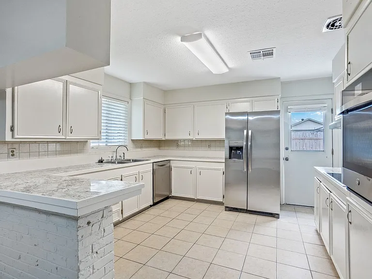 4842 Ponderosa Dr — Photo 4
