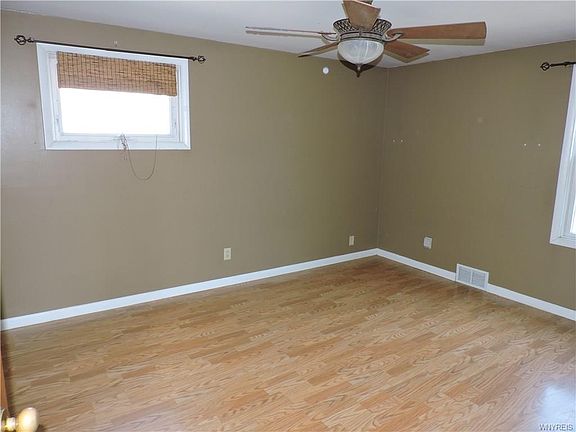5th image of 45 Sharon Dr