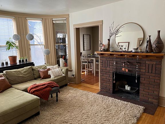 3rd image of 2744 Fremont Ave S #1