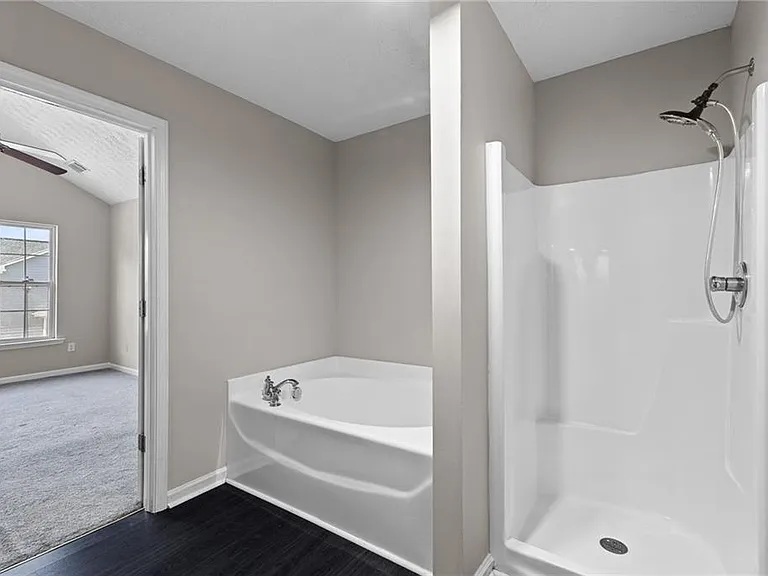 6604 Splashwater Dr — Photo 23
