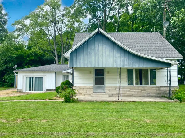 225 Pig Tail Aly, Newton, IL 62448