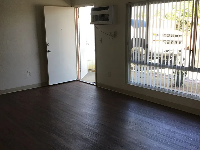Vista Bella Apartment Homes — Photo 18