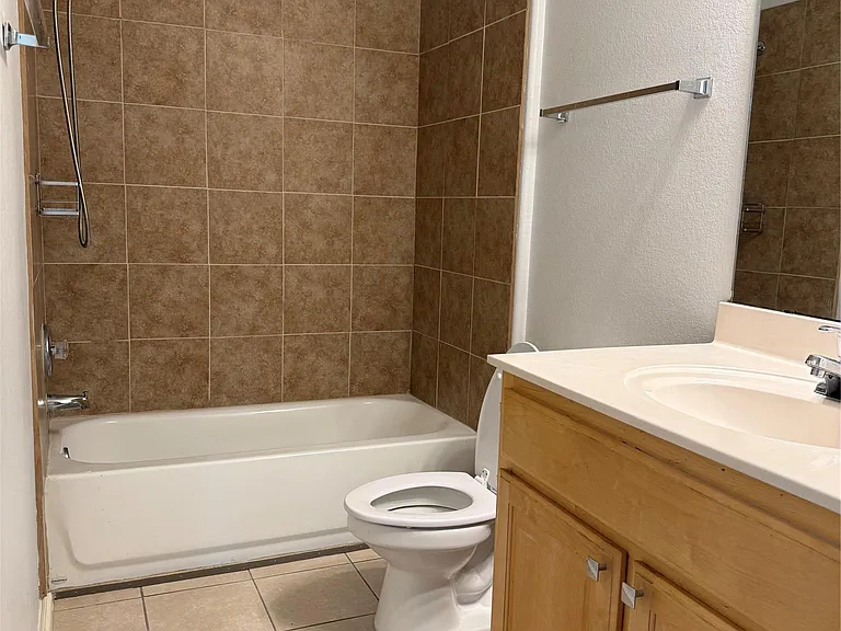 3209 Macarthur Ave #A — Photo 18