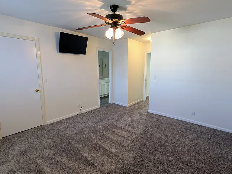 510 Basswood Ave #4 — Photo 18