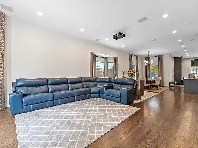 3452 N Newcastle Ave — Photo 6