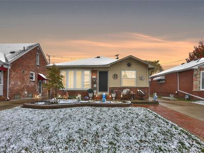 7140 Luana Ave, Allen Park, MI, 48101