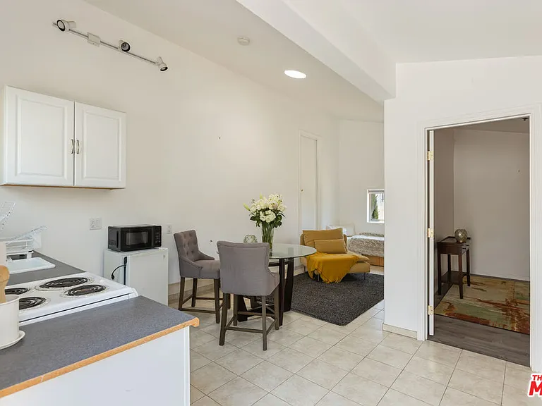 5828 Foxview Dr #2 — Photo 4